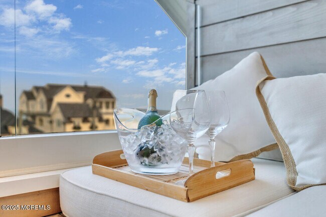 Building Photo - 985 Ocean Ave