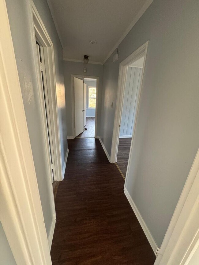 Building Photo - Newly Renovated Home in Florence!!