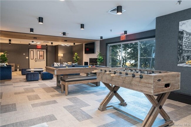 Building Photo - 8-12 S Boulevard Unit# 8-104