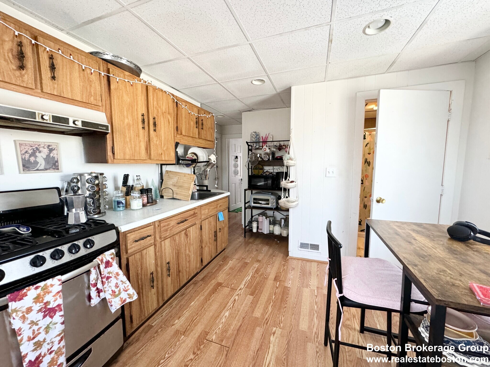 Building Photo - 102 Buttonwood St