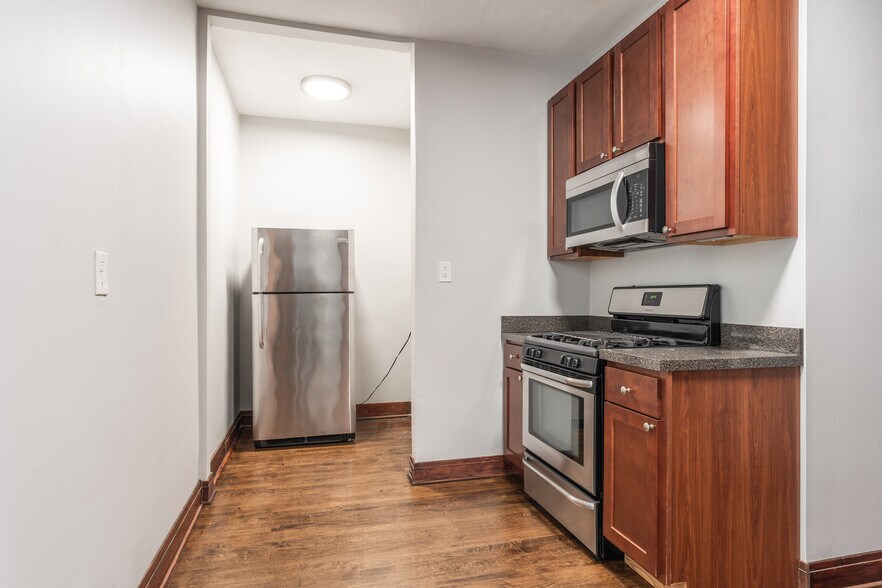 Building Photo - 3620 W Grace St