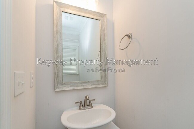 Building Photo - 319 Sumac Trail