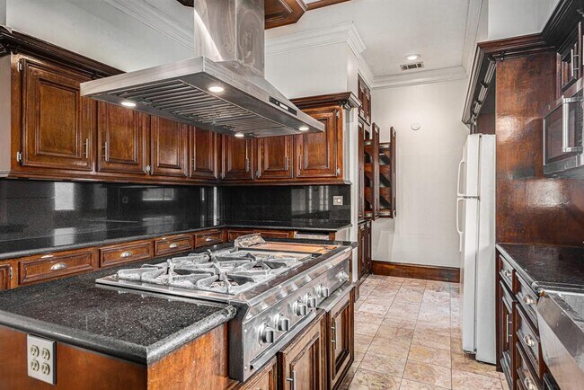 Building Photo - 7415 Naremore Dr