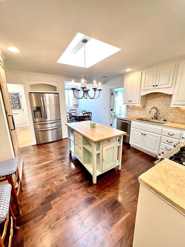 Building Photo - Rare rental opportunity in gated Garden Park!