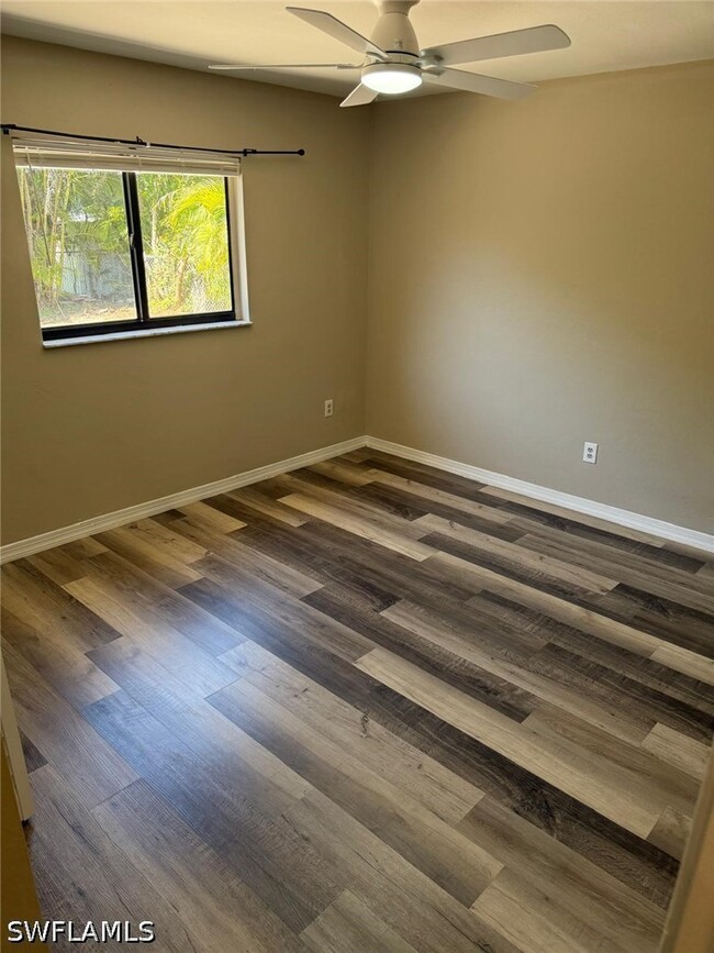 Building Photo - 1325 SW 28th St