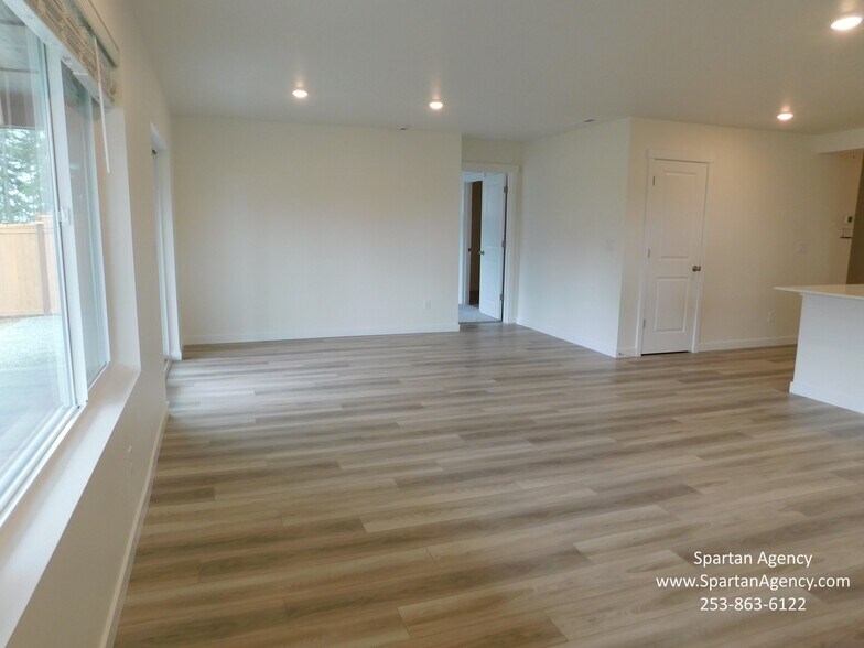 Building Photo - 12628 173rd Ave E