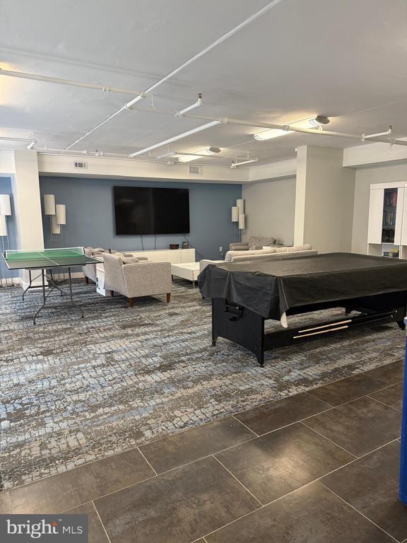 Building Photo - 200 Lombard St