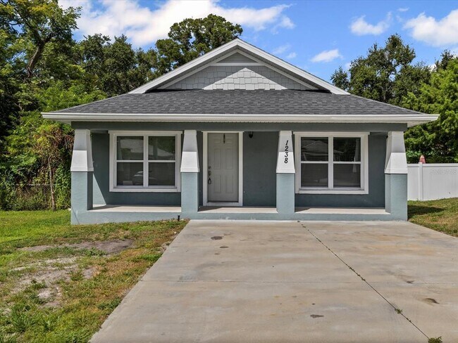 Primary Photo - 1238 Vista Way