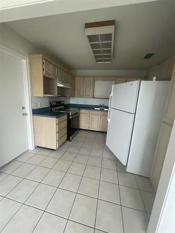 Building Photo - 715 W Chestnut St