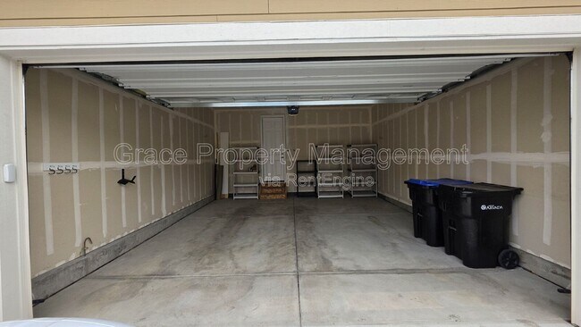 Building Photo - 5358 Routt St