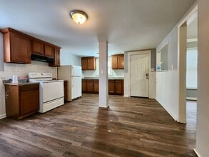 Building Photo - 670 Garson Ave