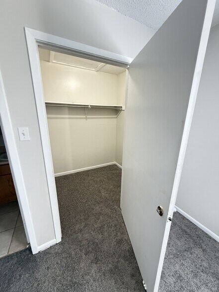 Building Photo - 1207 Canal St