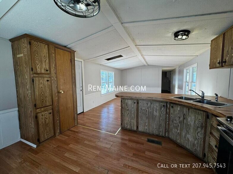 Building Photo - 133 Harrison St