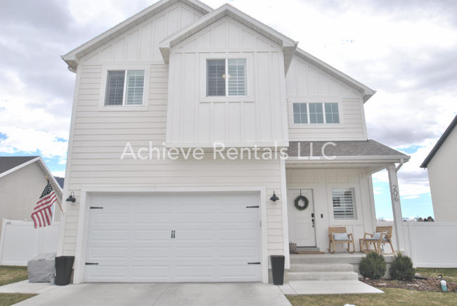 Primary Photo - 206 E 520 N
