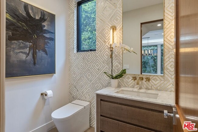 Building Photo - 6361 Drexel Ave