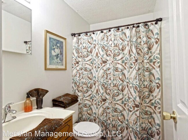 Building Photo - 2 br, 1 bath Apartment - 711 Jefferson St.