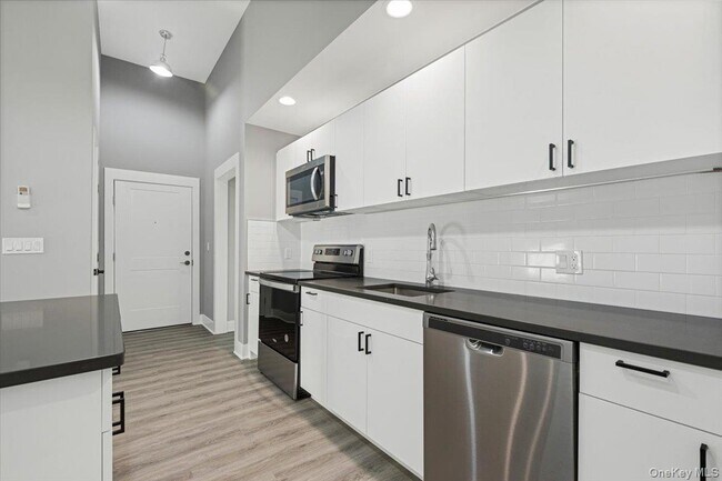 Building Photo - 47 Beekman Ave