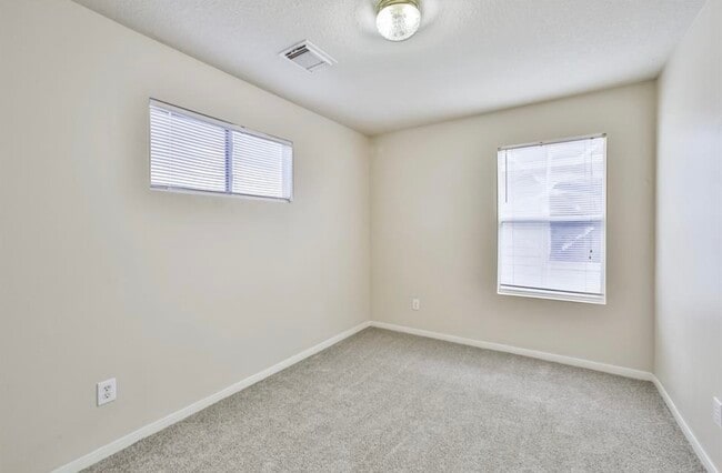 Building Photo - 14820 Welbeck Dr