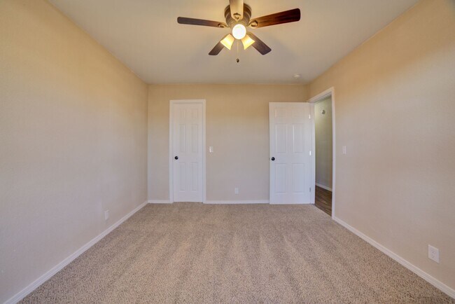 Building Photo - 8041-8041 S 79th E Ave
