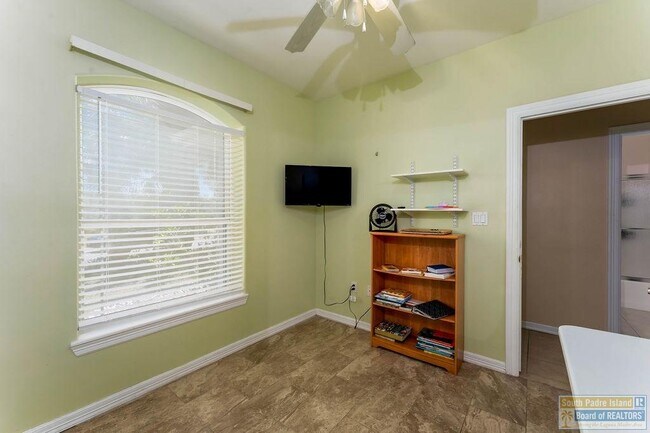 Building Photo - 28 Cypress Point Dr