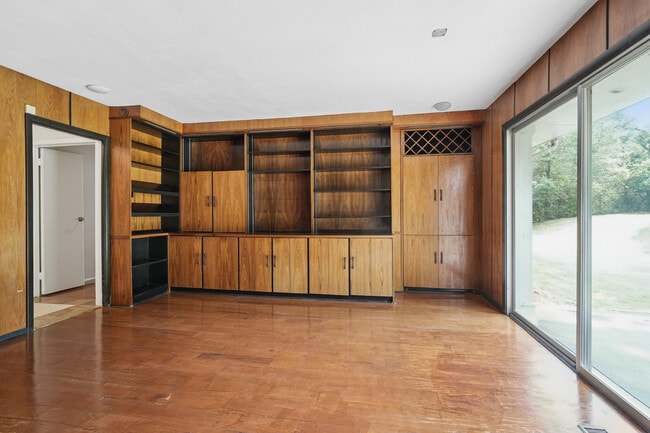Building Photo - 18 Dorison Dr