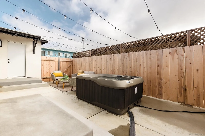 Building Photo - 1231 Center Ave