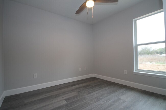 Building Photo - GORGEOUS 3 Bedroom, 2 Bathroom Home in Dun...