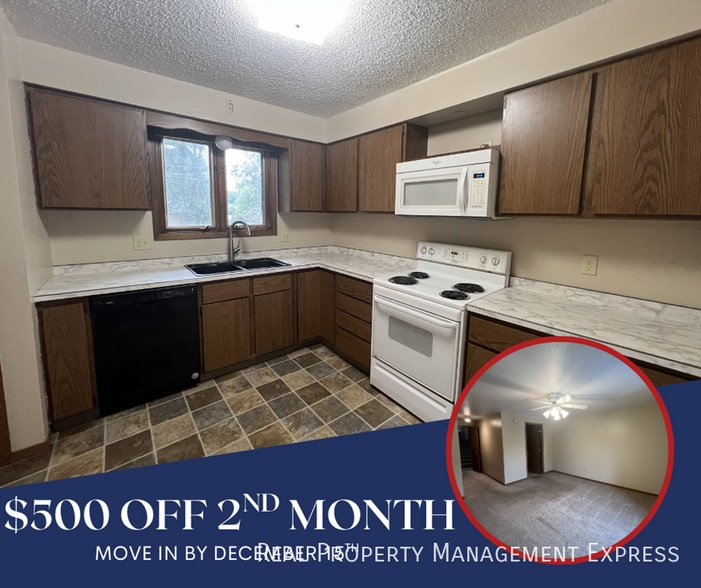 Primary Photo - 3 Bedroom 2.5 Bathroom side-by-side duplex with lots of updates