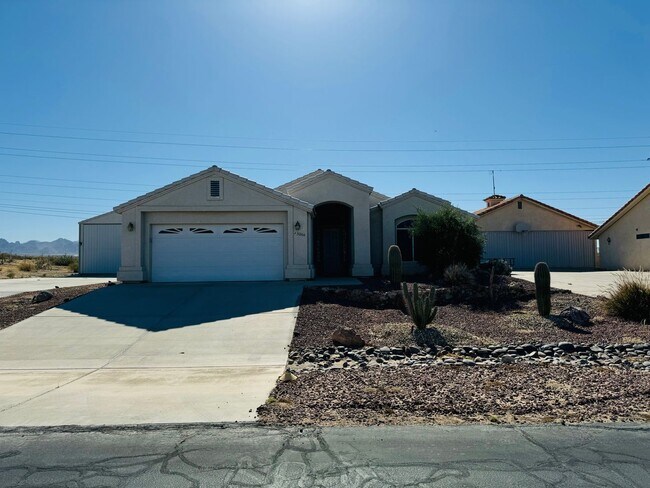 Building Photo - SHORT TERM RENTAL 3BD/2BA IN PRIVATE GATED...