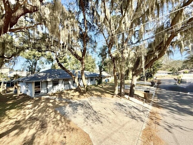 Building Photo - 1339 Eagleview Dr