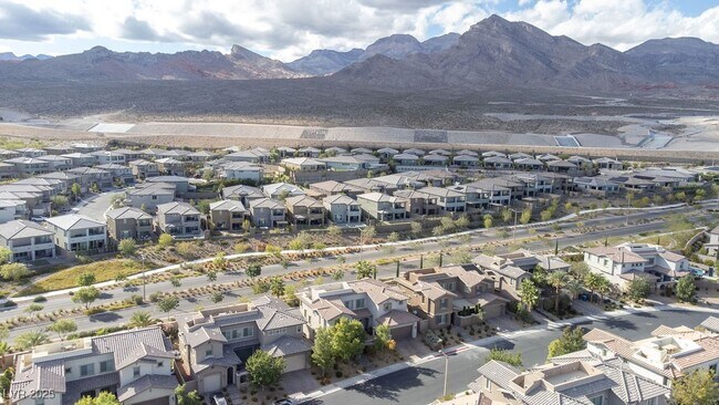 Building Photo - 367 Pollino Peaks St