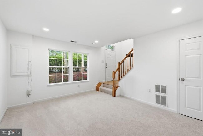 Building Photo - 4067 Fountainside Ln