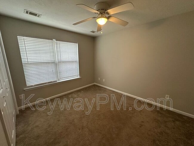 Building Photo - 110 Fox Haven Dr