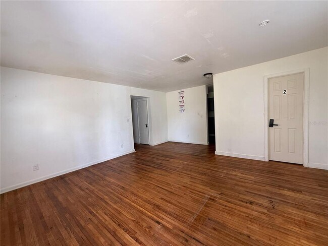Building Photo - 416 Sun Ct