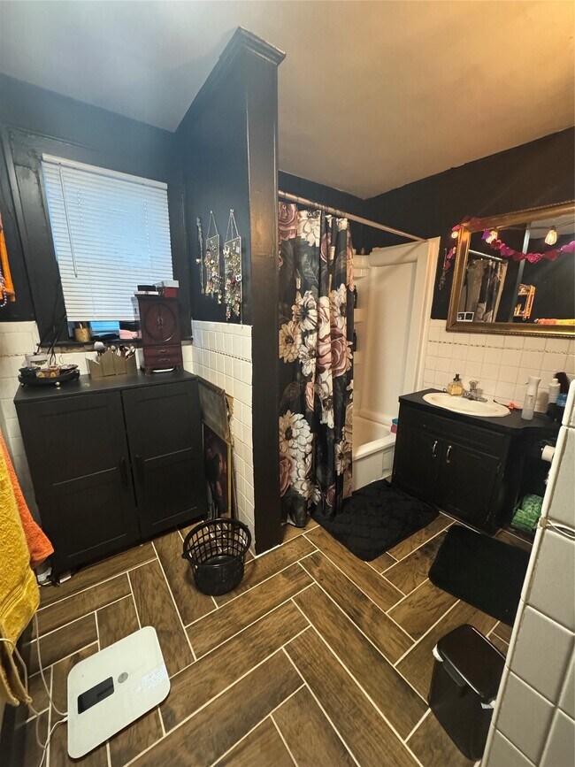 Building Photo - 60 Ely St