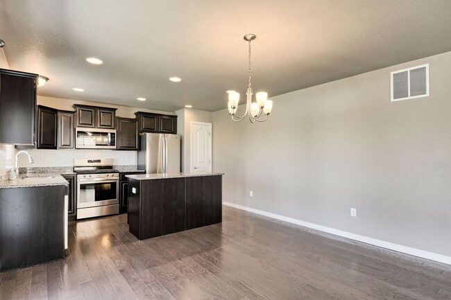Building Photo - 1748 Ruddlesway Dr