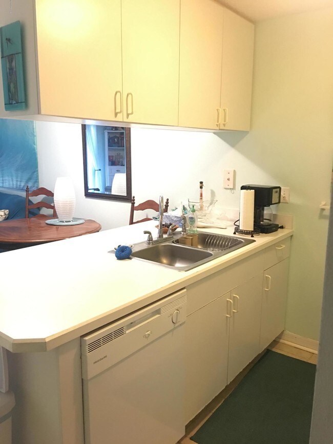 Building Photo - 2470 Ocean Shore Blvd