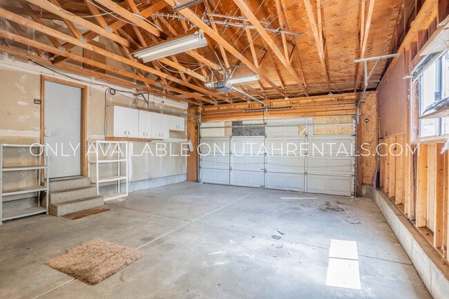 Building Photo - 1120 S 850 E