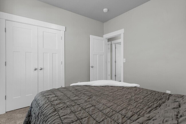 Building Photo - 14497 S Ronan Ln