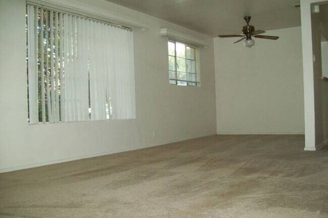Building Photo - 3 Bedroom in Hudson Park off Cedar