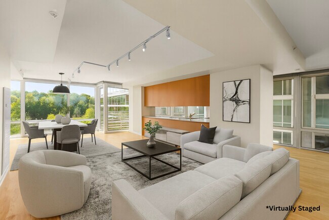 Building Photo - 9715 Woods Dr