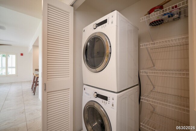 Building Photo - $3,300 / 1BR • 1BA • 757 SF • First-Floor Ka Malanai Condo | Available Now! (Kailua)