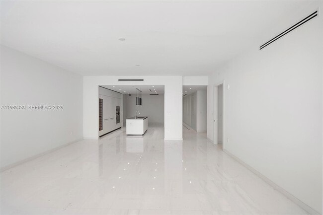 Building Photo - 300 Biscayne Blvd Way