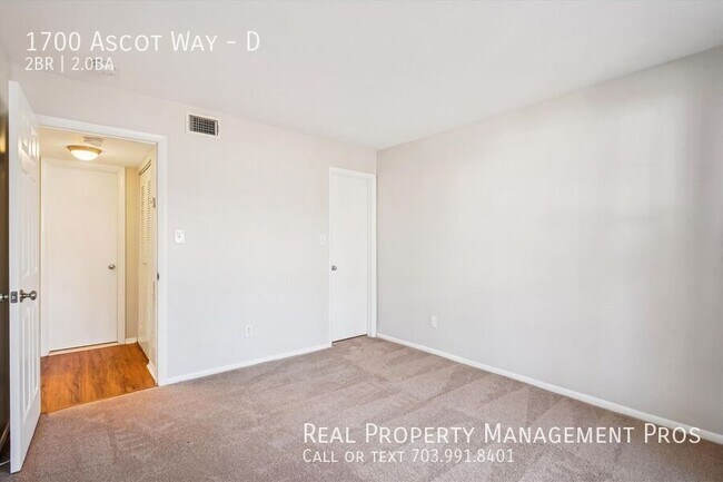 Building Photo - 1700 Ascot Way