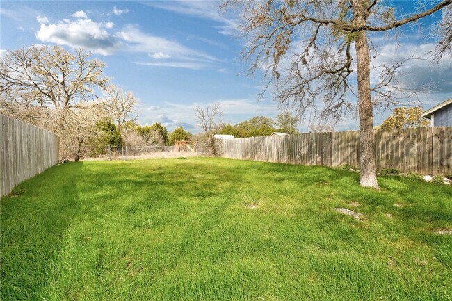 Building Photo - 6102 Parkwood Dr
