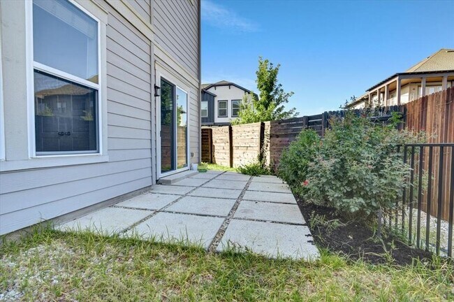Building Photo - 13700 Cibolo Trace
