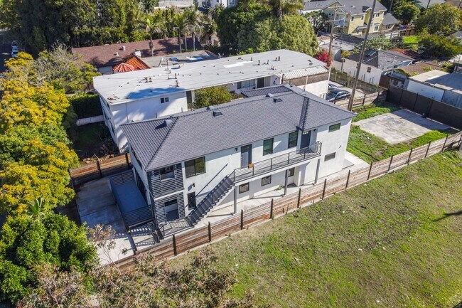 Building Photo - VE0528 (RSO)