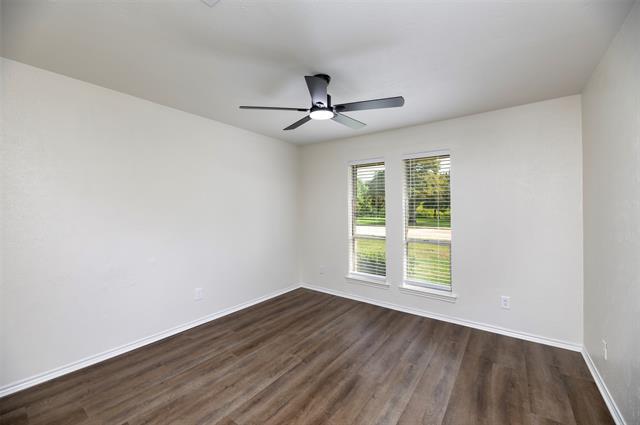 Building Photo - 2621 Pinehurst Dr