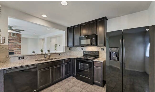 Building Photo - 1991 Shire Meadows