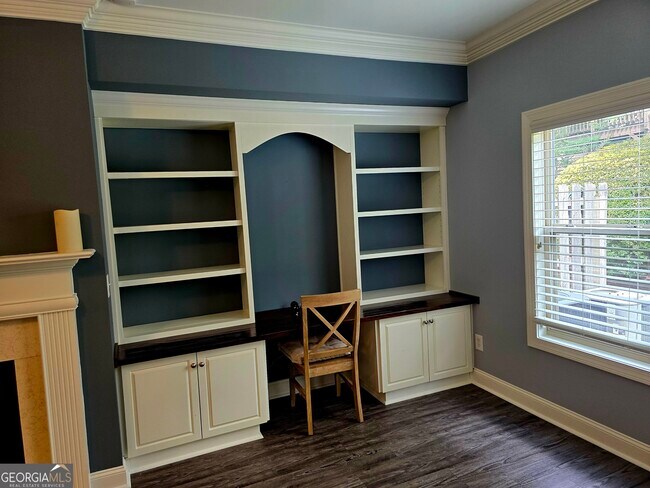 Building Photo - 2251 W Village Ln